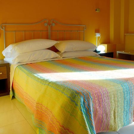 Hotel Michelangelo Терамо Екстериор снимка