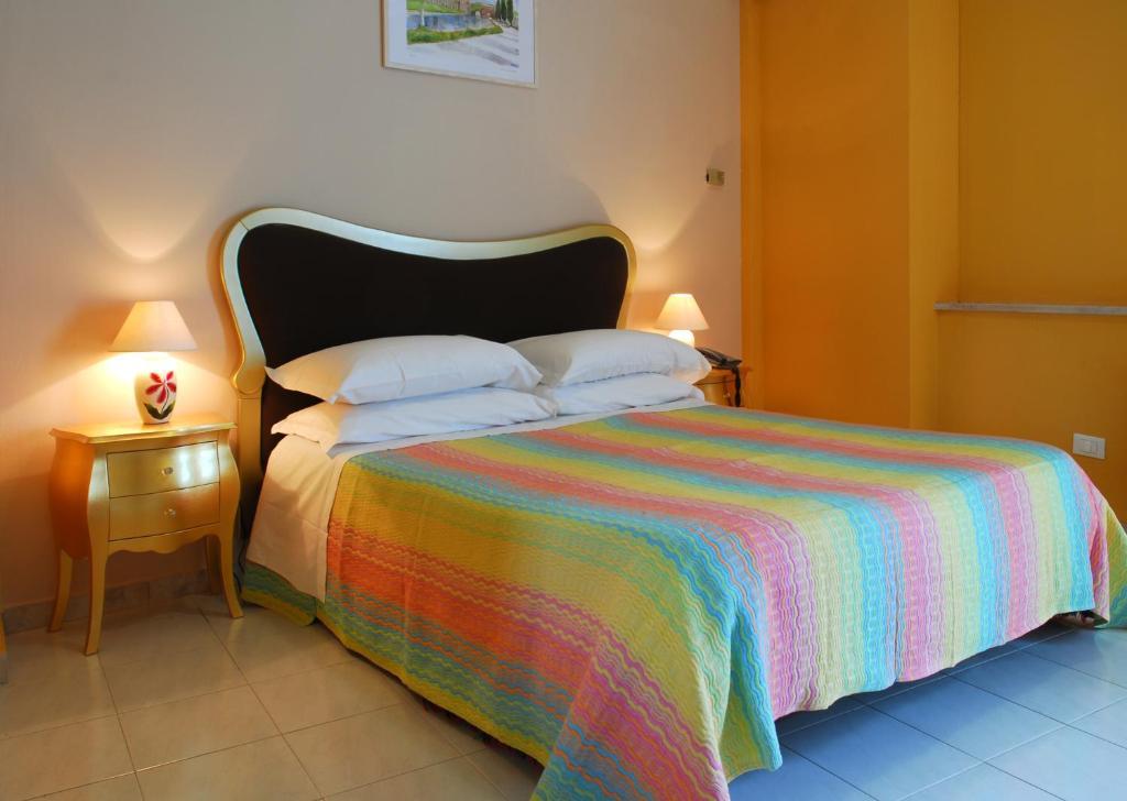 Hotel Michelangelo Терамо Стая снимка