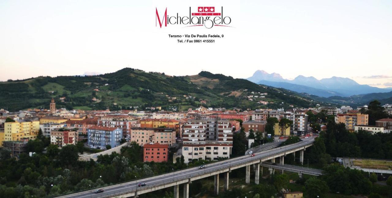 Hotel Michelangelo Терамо Екстериор снимка